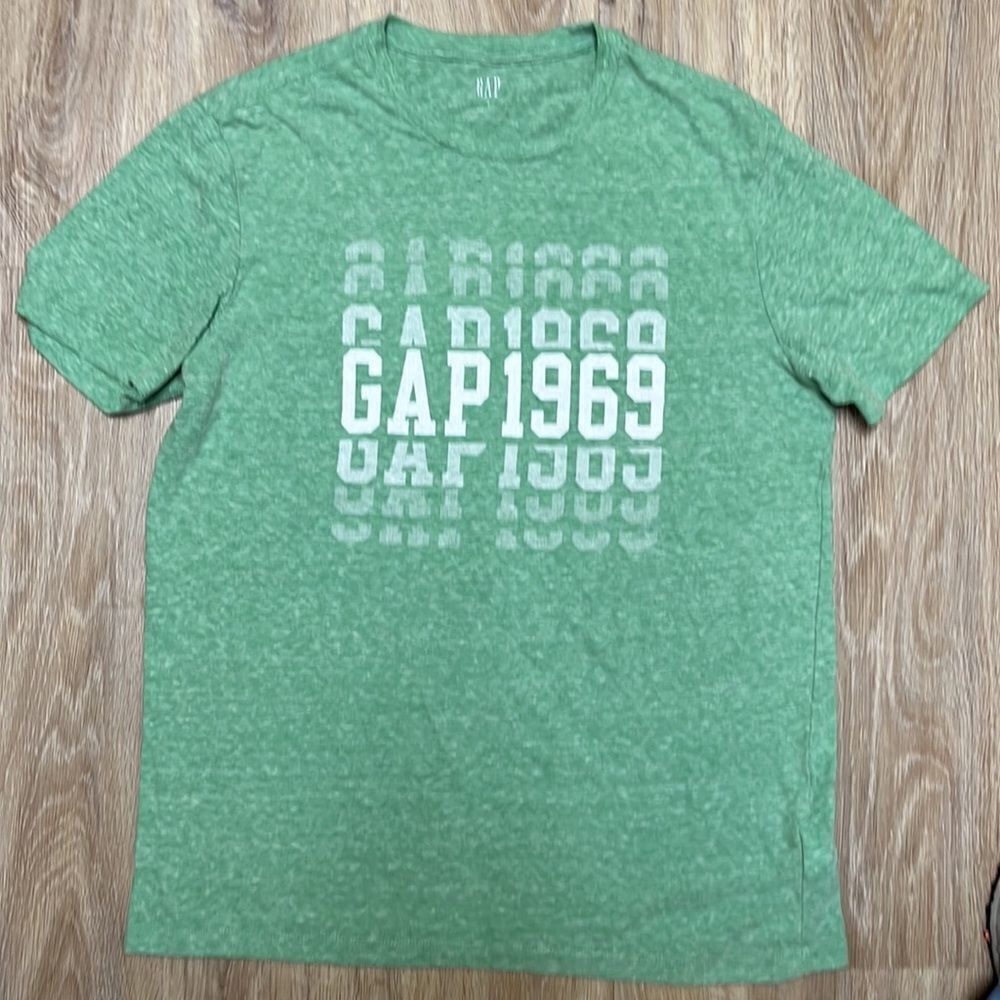 Nwot Gap Youth Green Logo Short Sleeved Tee Shirt.  Size Small